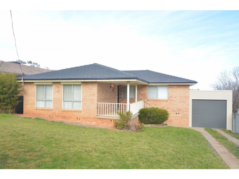 2 Dwyer Drive, Young NSW 2594