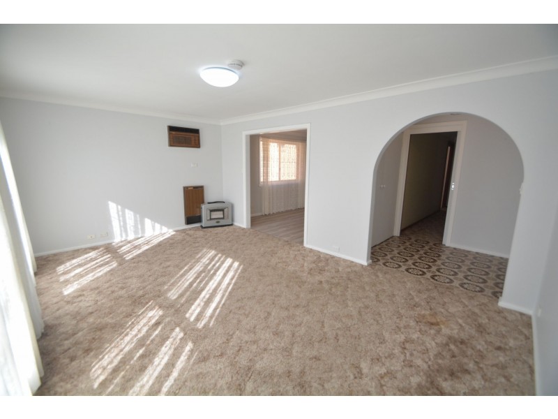 2 Dwyer Drive, Young NSW 2594