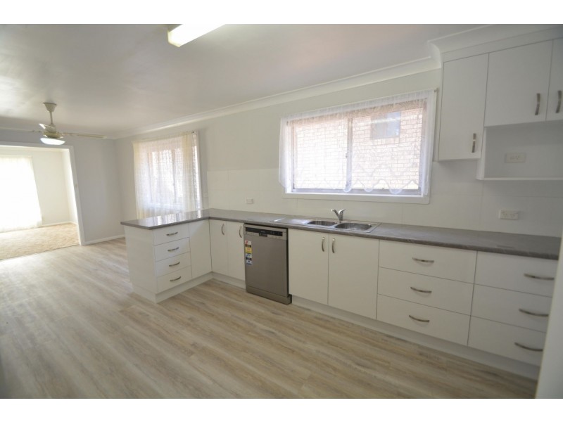2 Dwyer Drive, Young NSW 2594