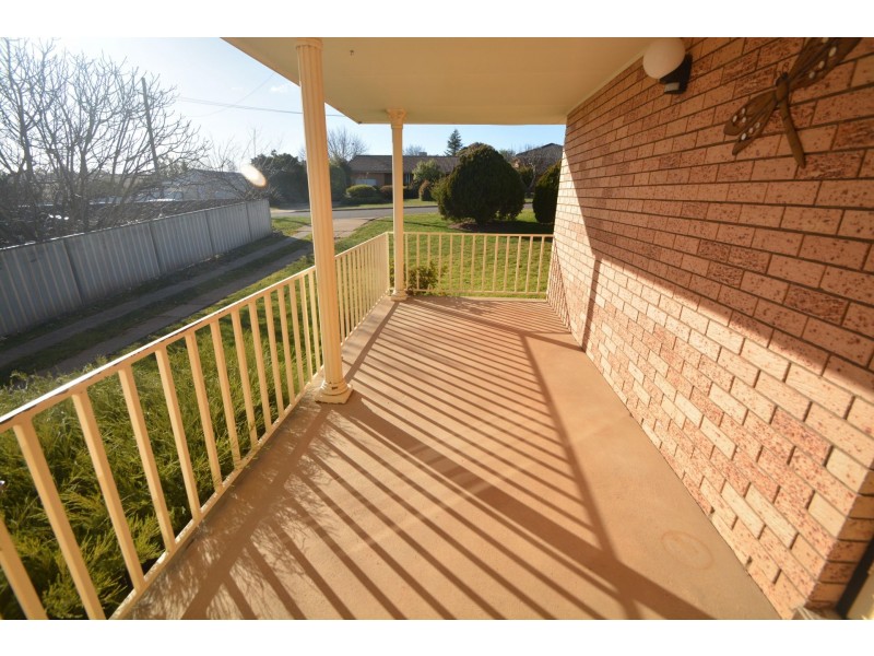 2 Dwyer Drive, Young NSW 2594