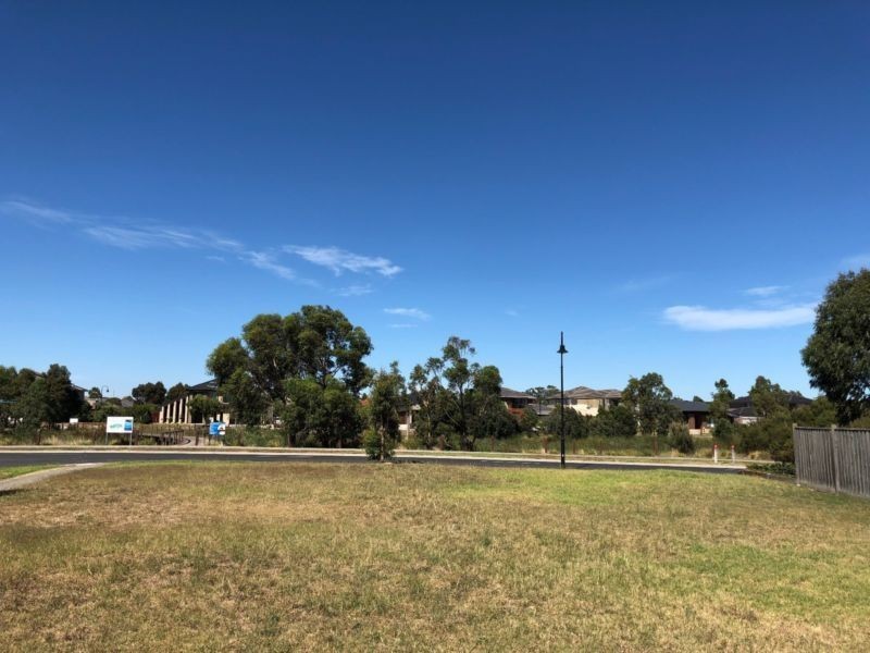 24 Freshwater Blvd, Lyndhurst VIC 3975