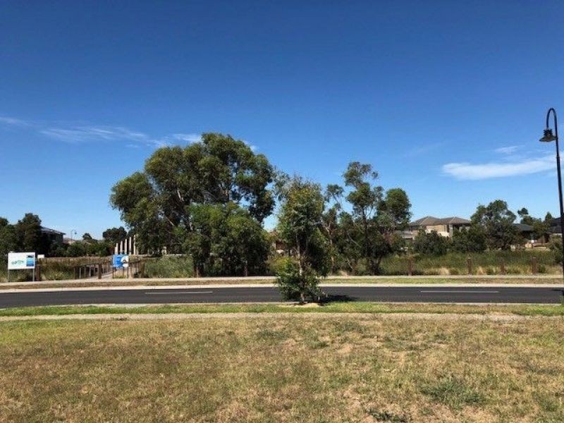 24 Freshwater Blvd, Lyndhurst VIC 3975
