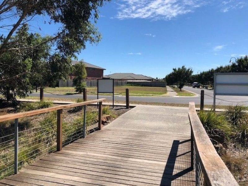 24 Freshwater Blvd, Lyndhurst VIC 3975