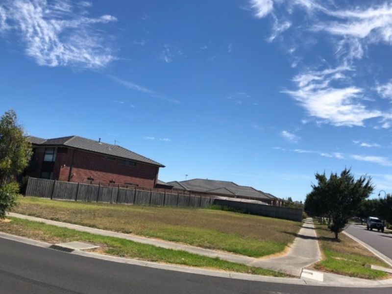 24 Freshwater Blvd, Lyndhurst VIC 3975