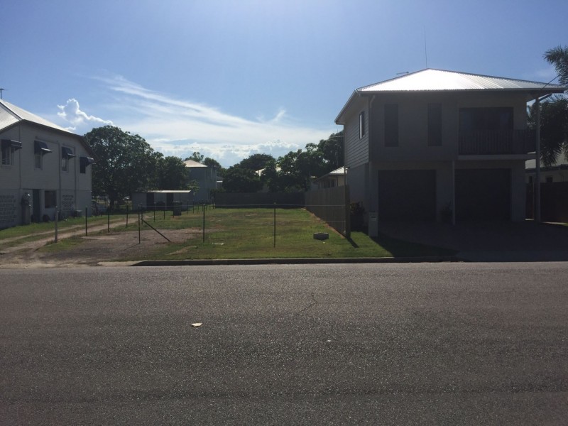 34 Eleventh Avenue, Railway Estate QLD 4810