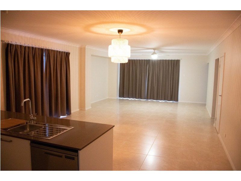 10 Garsden st, Redcliffe QLD 4020