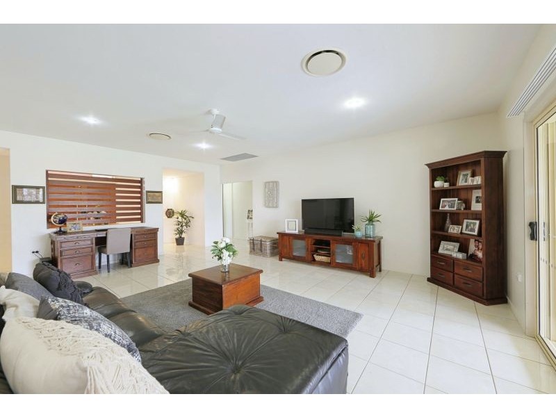 4 Mountney Street, Avoca QLD 4670