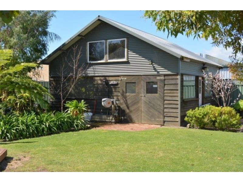 25 Albert Road, East Bunbury WA 6230