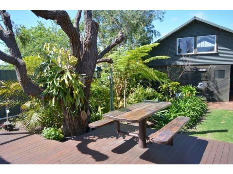 25 Albert Road, East Bunbury WA 6230