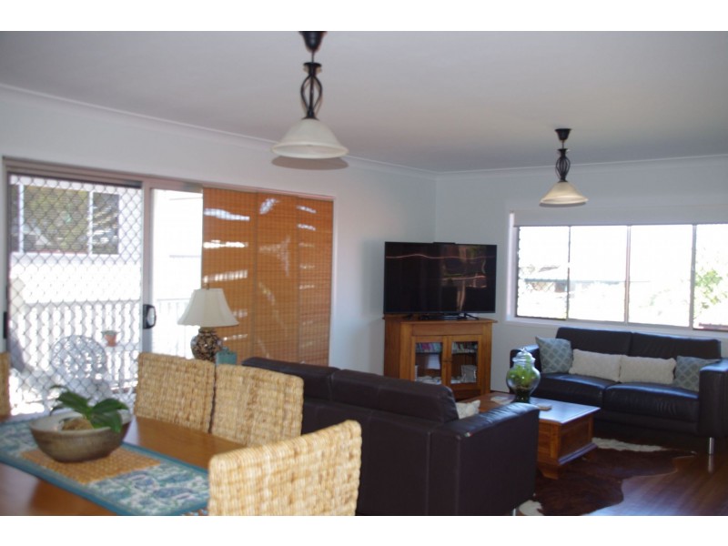 4a Adams Street, Scarborough QLD 4020