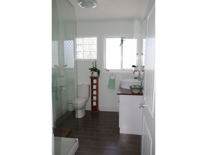 4a Adams Street, Scarborough QLD 4020
