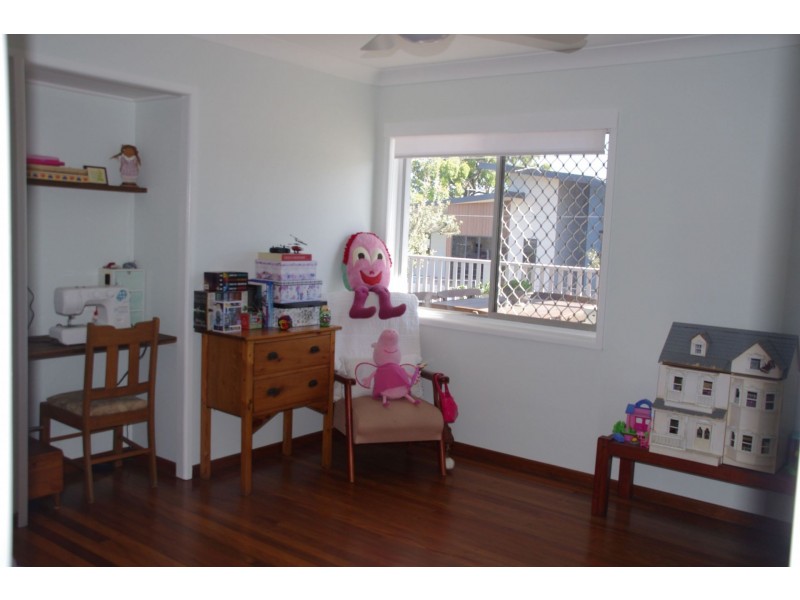 4a Adams Street, Scarborough QLD 4020