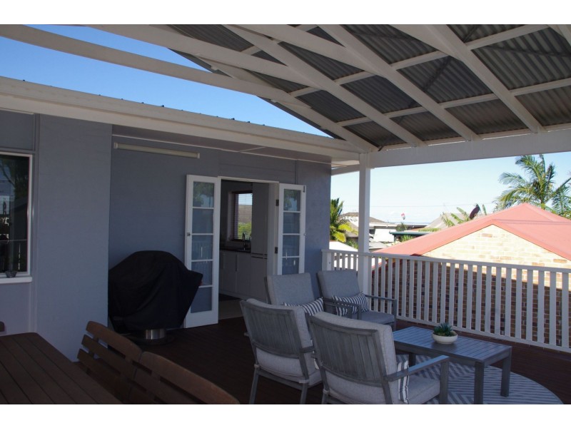 4a Adams Street, Scarborough QLD 4020