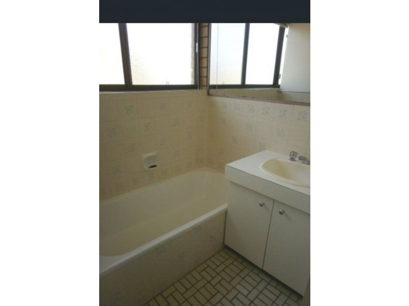 6/8 Coonowrin Street, Battery Hill QLD 4551