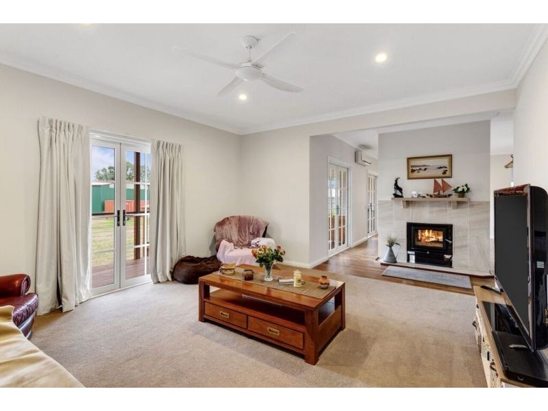 5 Elizabeth Street, Withcott QLD 4352