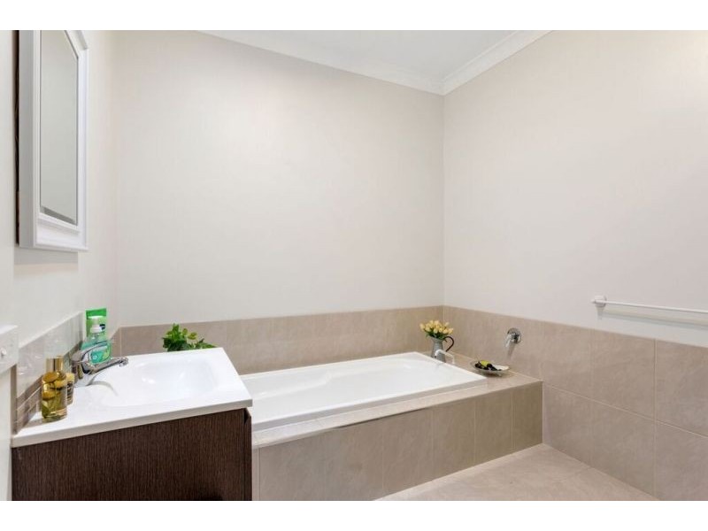 5 Elizabeth Street, Withcott QLD 4352