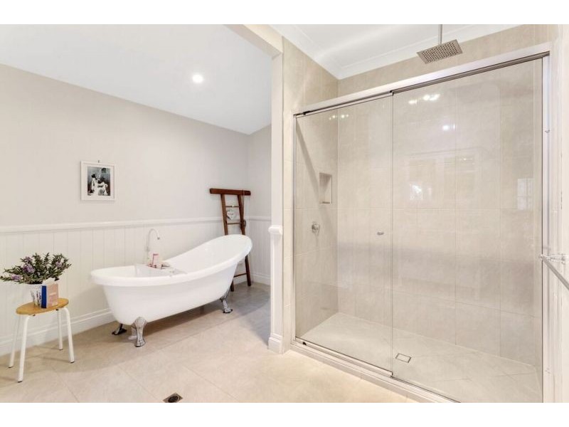 5 Elizabeth Street, Withcott QLD 4352