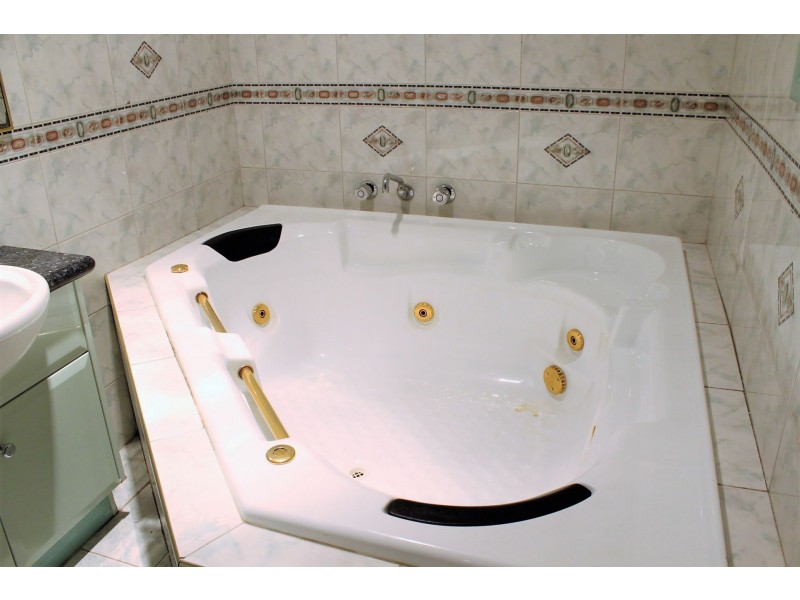 4 Garden Drive, Braybrook VIC 3019