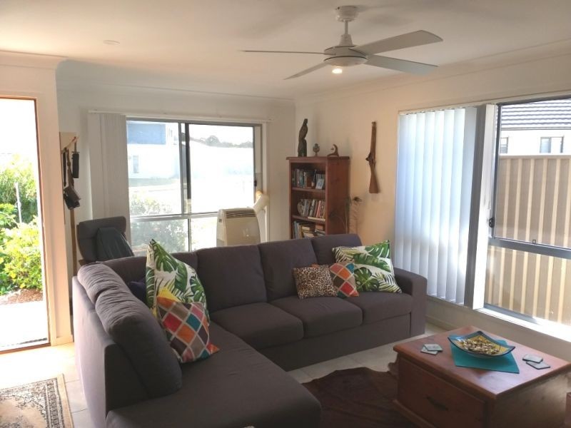 2/11 Woolgoolga court, Pottsville NSW 2489
