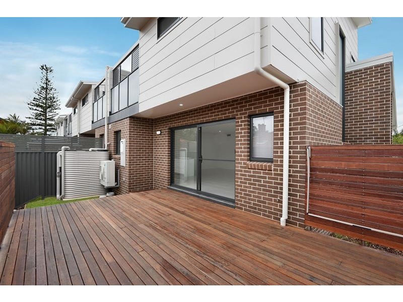 1/20 Charles Street, Warners Bay NSW 2282