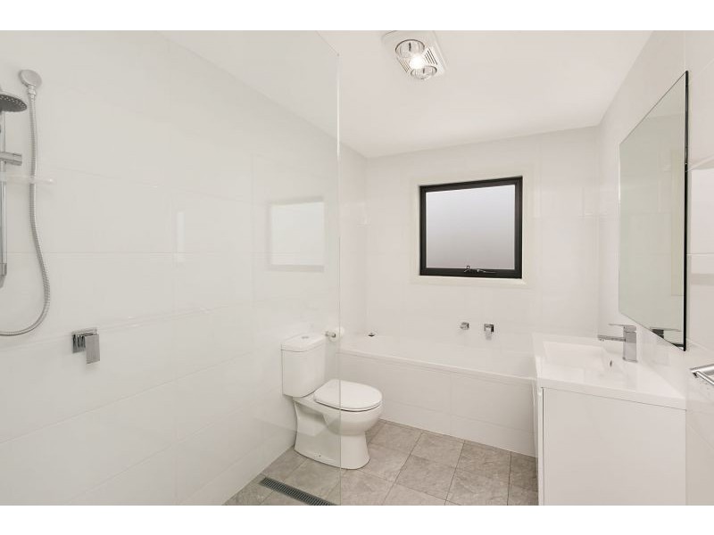 1/20 Charles Street, Warners Bay NSW 2282