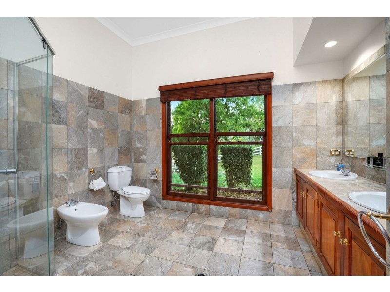 348 Gold Creek Road, Brookfield QLD 4069