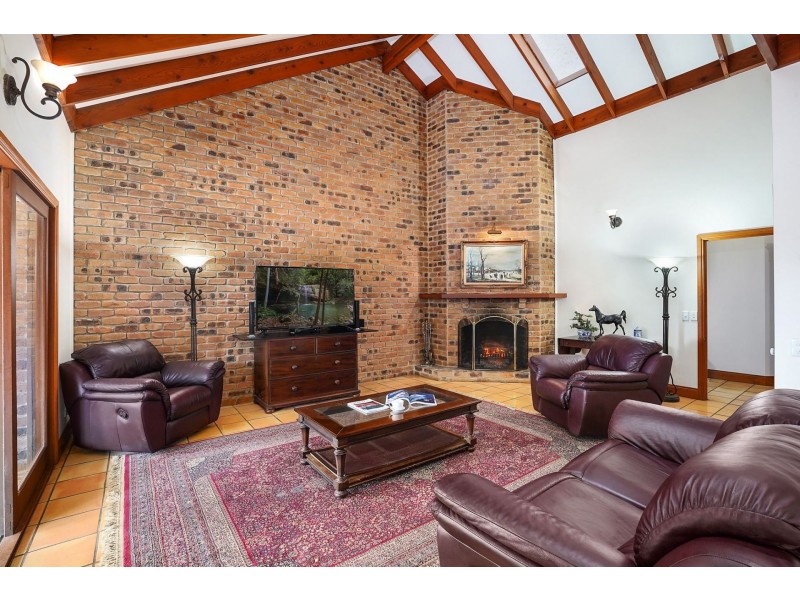 348 Gold Creek Road, Brookfield QLD 4069