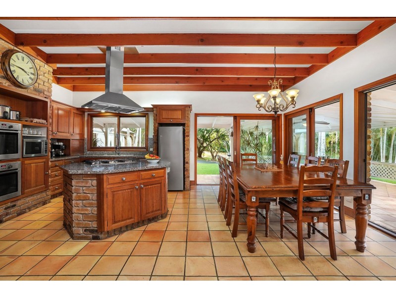 348 Gold Creek Road, Brookfield QLD 4069