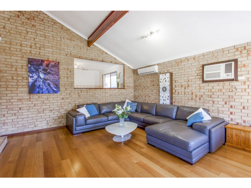 35 Hargrave Street, Stirling WA 6021