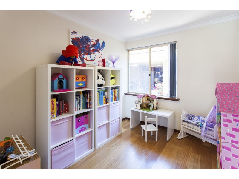 35 Hargrave Street, Stirling WA 6021