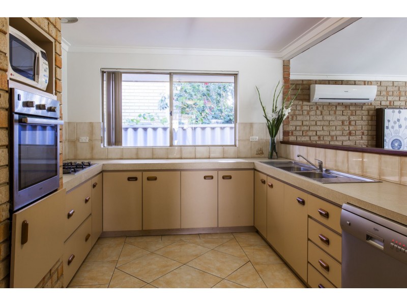 35 Hargrave Street, Stirling WA 6021