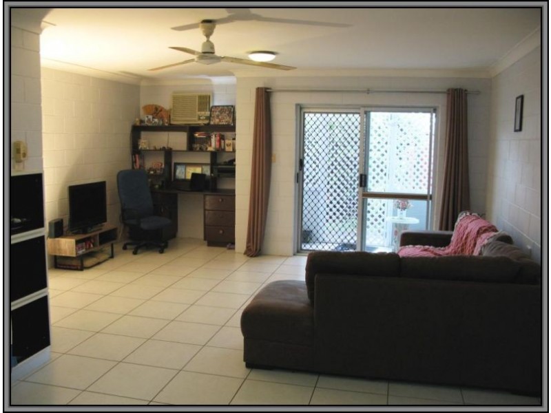2/26B Upward street, Cairns North QLD 4870