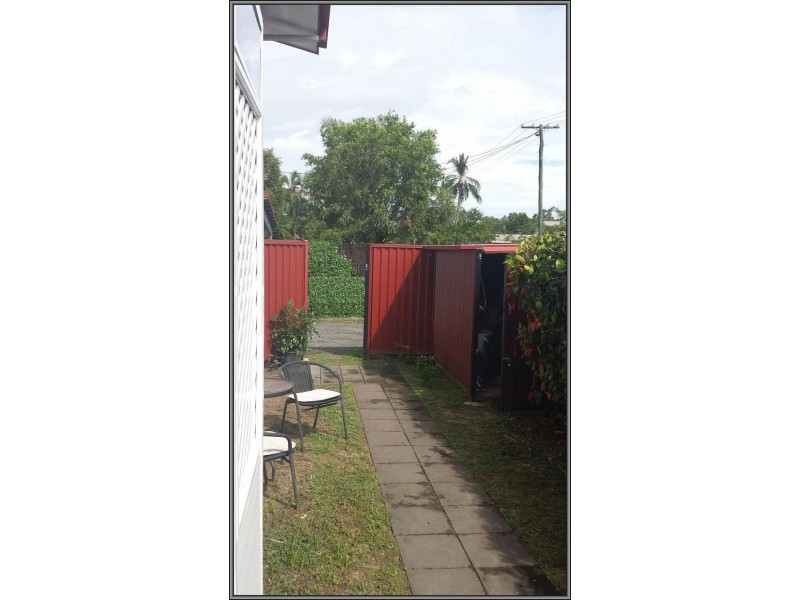 2/26B Upward street, Cairns North QLD 4870