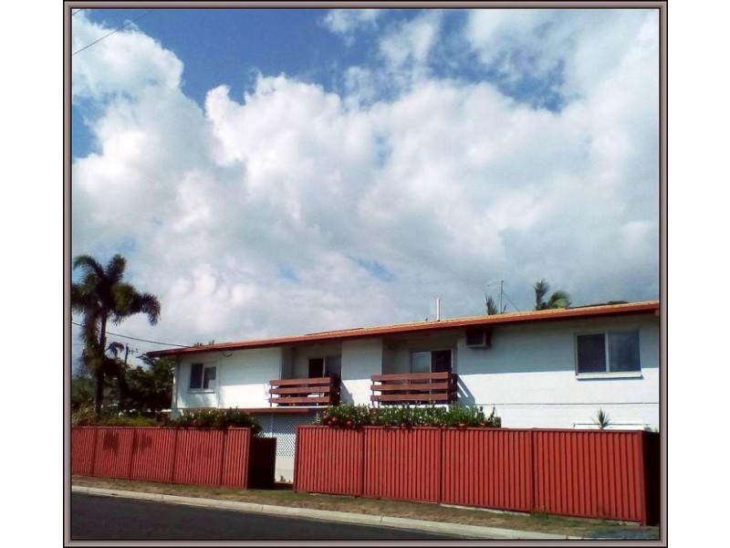 2/26B Upward street, Cairns North QLD 4870