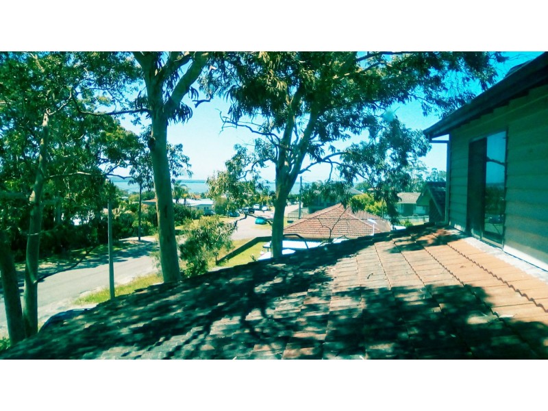 4 Jacqueline Ave, Gorokan NSW 2263