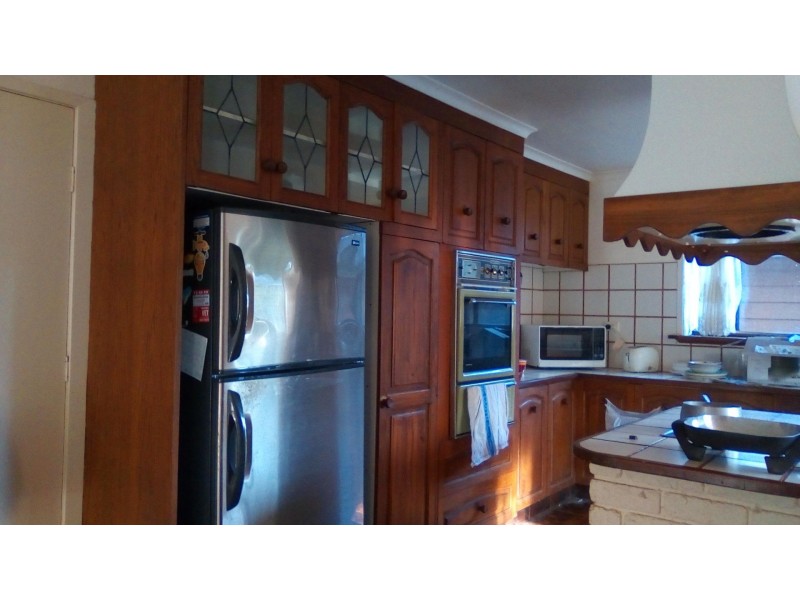 4 Jacqueline Ave, Gorokan NSW 2263