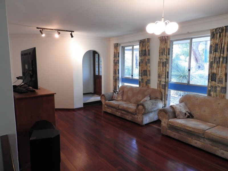 500 Robinson Rd, Mahogany Creek WA 6072