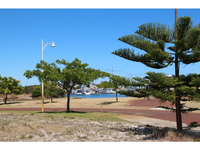 23 Mainsail Street, Geographe WA 6280