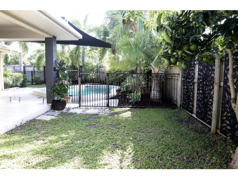 18 Redcap Bend, Trinity Park QLD 4879