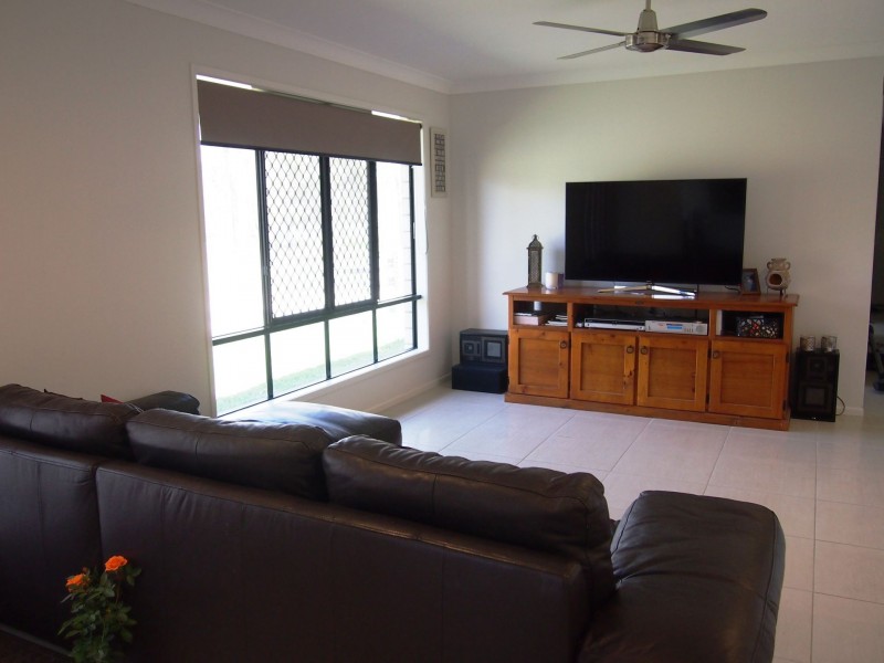 6 Dippel Road, Thornton QLD 4341