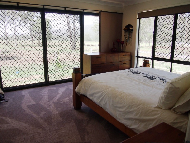 6 Dippel Road, Thornton QLD 4341