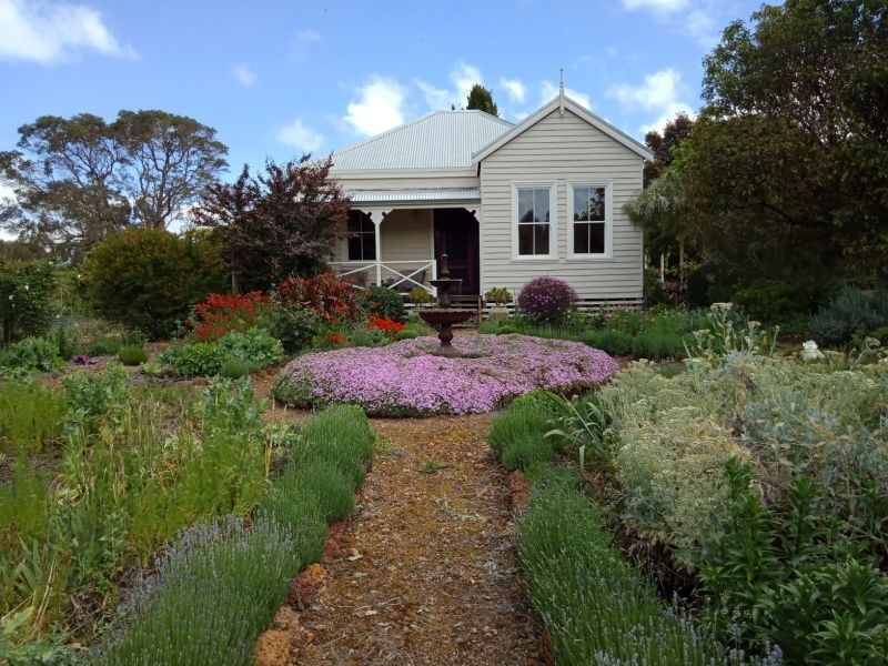 52 Mondurup Street, Mount Barker WA 6324