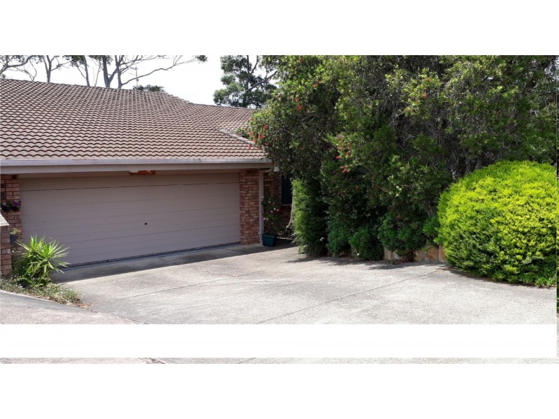 4 Hilltop Cres, Surf Beach NSW 2536