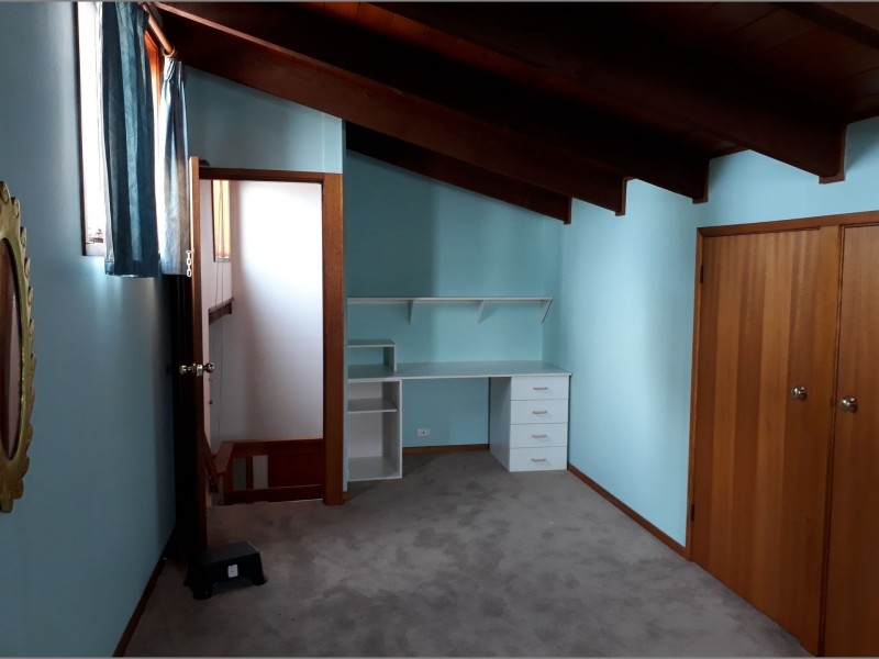 4 Hilltop Cres, Surf Beach NSW 2536