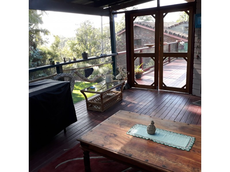 4 Hilltop Cres, Surf Beach NSW 2536