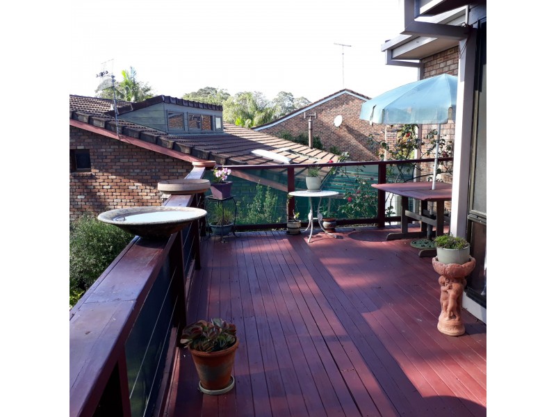 4 Hilltop Cres, Surf Beach NSW 2536