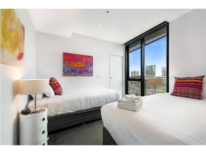 909/8 Waterview Walk, Docklands VIC 3008