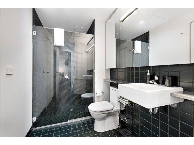 909/8 Waterview Walk, Docklands VIC 3008