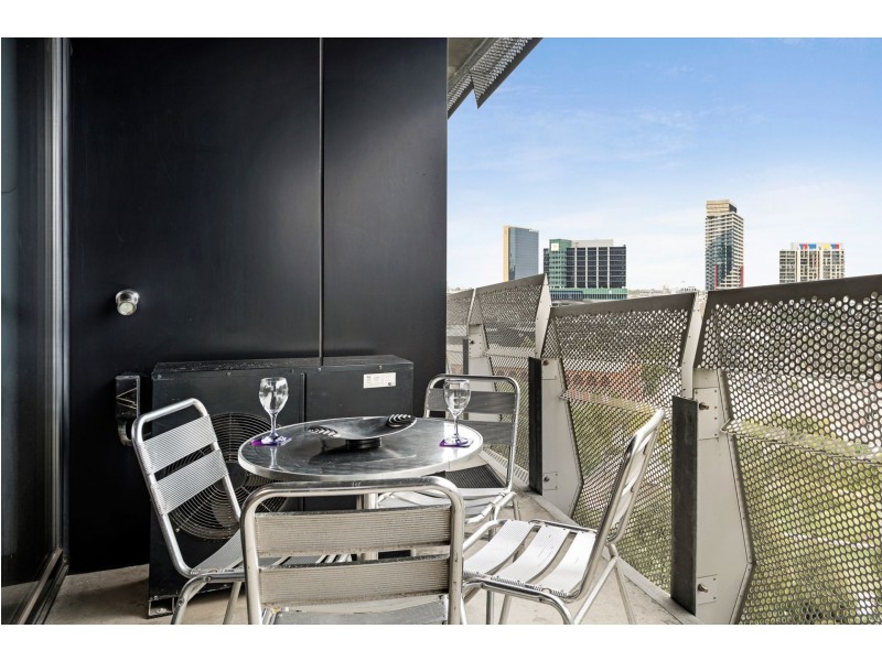 909/8 Waterview Walk, Docklands VIC 3008