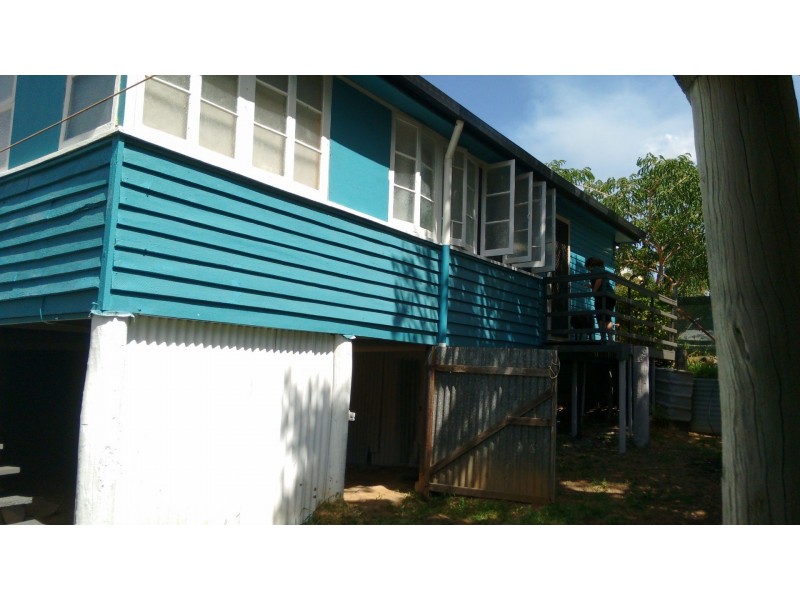 38 Central Street, Mount Morgan QLD 4714
